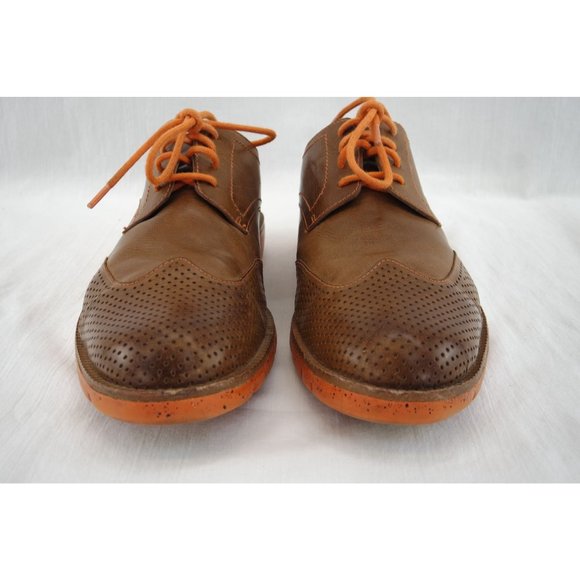 Donald Pliner EDD-61 Wingtip Oxfords - Picture 4 of 8